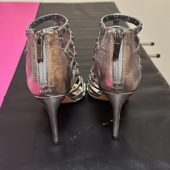 Mix No. 6 heels. Size 8M. NWTs. Metallic in color. 3.5” heels. - Picture 4 of 8